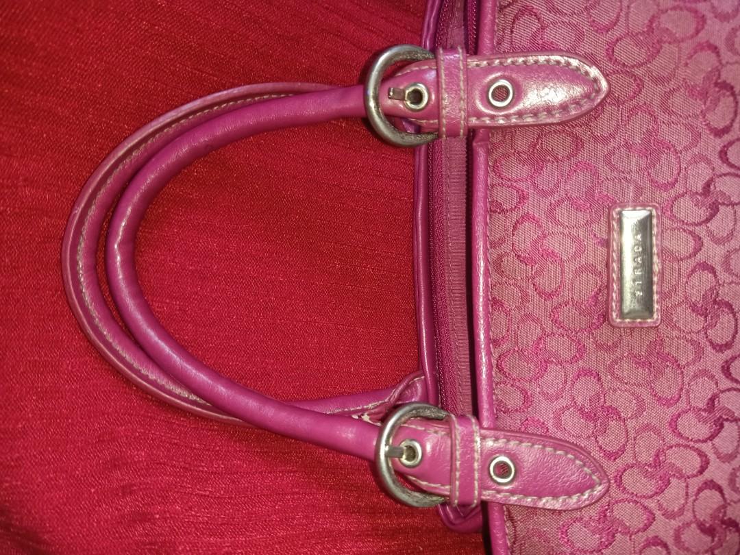 Strada handbag (Category: Shoulder Bags) located in Caloocan City. Submitted by HaNaYSaCBeLa (Listing ID 1093267718, Image 3). Description: handbag nalang sya. wala na ung sling nya. pero ung lagayan ng sling intact no flaw. rubber linings good condition silver lahat hardware 3 compartment 3.5in x 9 x 6.5 shopee chek out available.