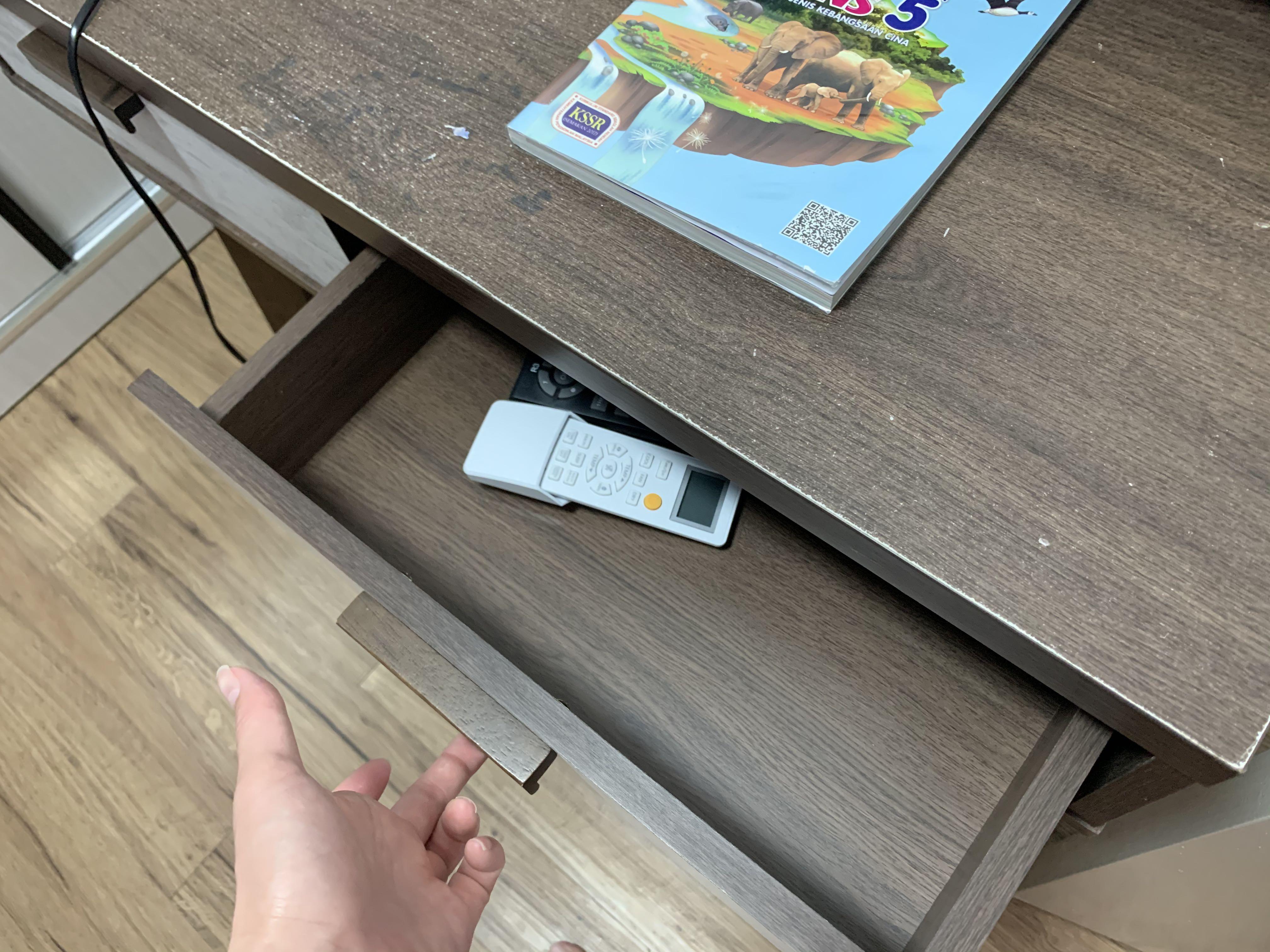 Study Table (Category: Tables & Sets) located in Kuala Lumpur. Submitted by supermummyss (Listing ID 1093297617, Image 3). Description: .