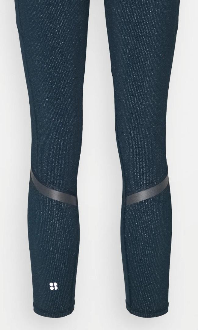 Echt Force Scrunch Leggings - Blue Steel 瑜伽褲, 女裝, 運動服裝- Carousell