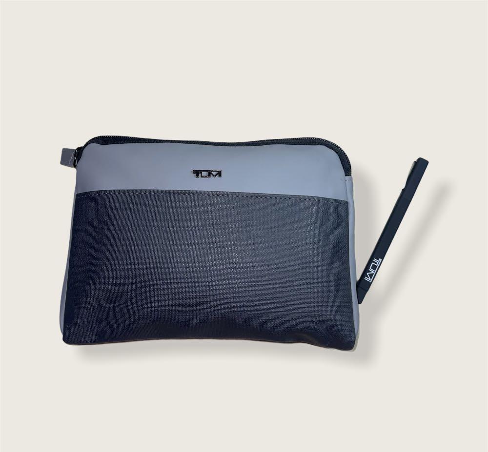 tumi pouch set