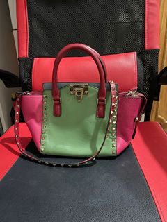 (Category: ) located in . Submitted by aaliascheapfinds (Listing ID 1093355709, Image 1). Description: .