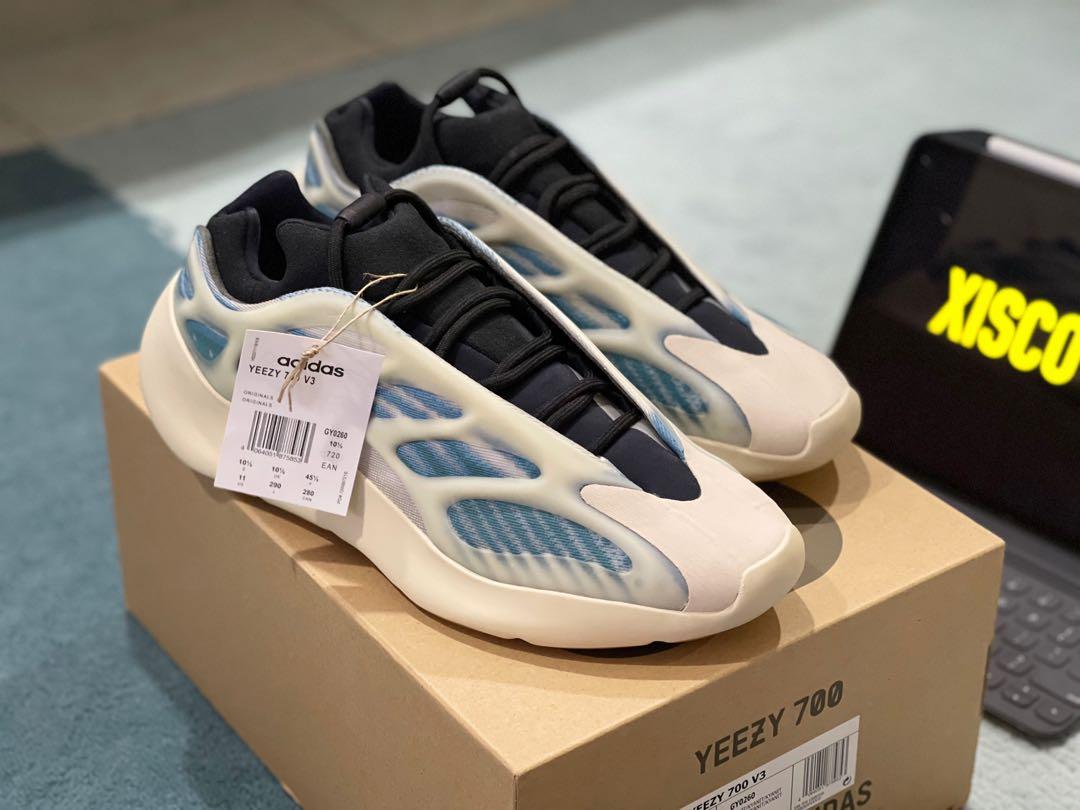 Adidas yeezy deals 700 000