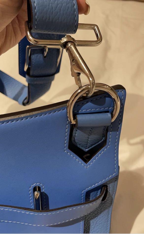 How to Shorten Straps on a Handbag : 4 Steps (with Pictures