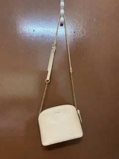 (Category: ) located in . Submitted by preloved_item01 (Listing ID 1093565342, Image 1). Description: .