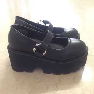 (Category: ) located in . Submitted by angel.cake (Listing ID 1092592147, Image 1). Description: .