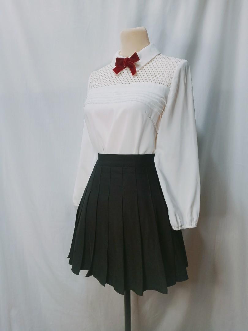 Black Tennis Skirt (Category: Skirts) located in Manila. Submitted by EmacityFinds (Listing ID 1093573091, Image 2). Description: with inner short.