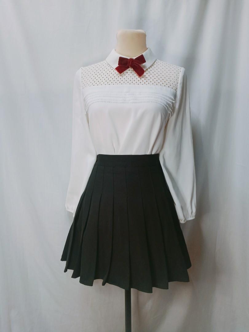 Black Tennis Skirt (Category: Skirts) located in Manila. Submitted by EmacityFinds (Listing ID 1093573091, Image 3). Description: with inner short.