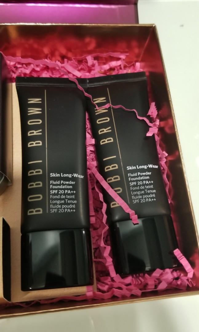 Bobbi brown fluid powder foundation gift set (Category: Makeup) located in Quezon City. Submitted by krista_closet (Listing ID 1093478488, Image 3). Description: 3250 for whole set. 1600 each for the foundation..