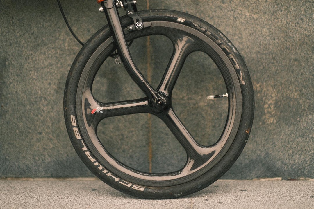 Brompton Carbon TriSpokes Wheelset, Sports Equipment, Bicycles & Parts