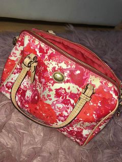 (Category: ) located in . Submitted by prelovedbyfna (Listing ID 1093557883, Image 1). Description: .