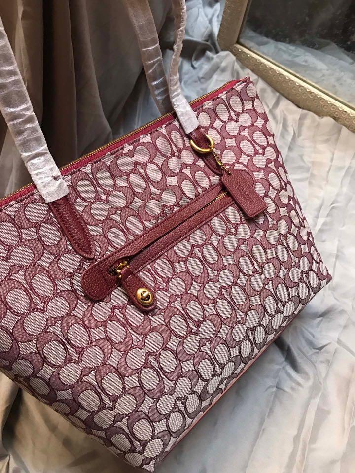 Coach taylor tote in signature jacquard clearance