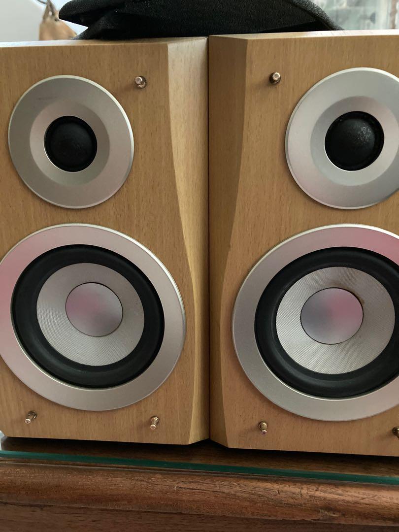 Denon USCM30 Bookshelf Speakers Light Oak 6ohms 100 watts, Audio