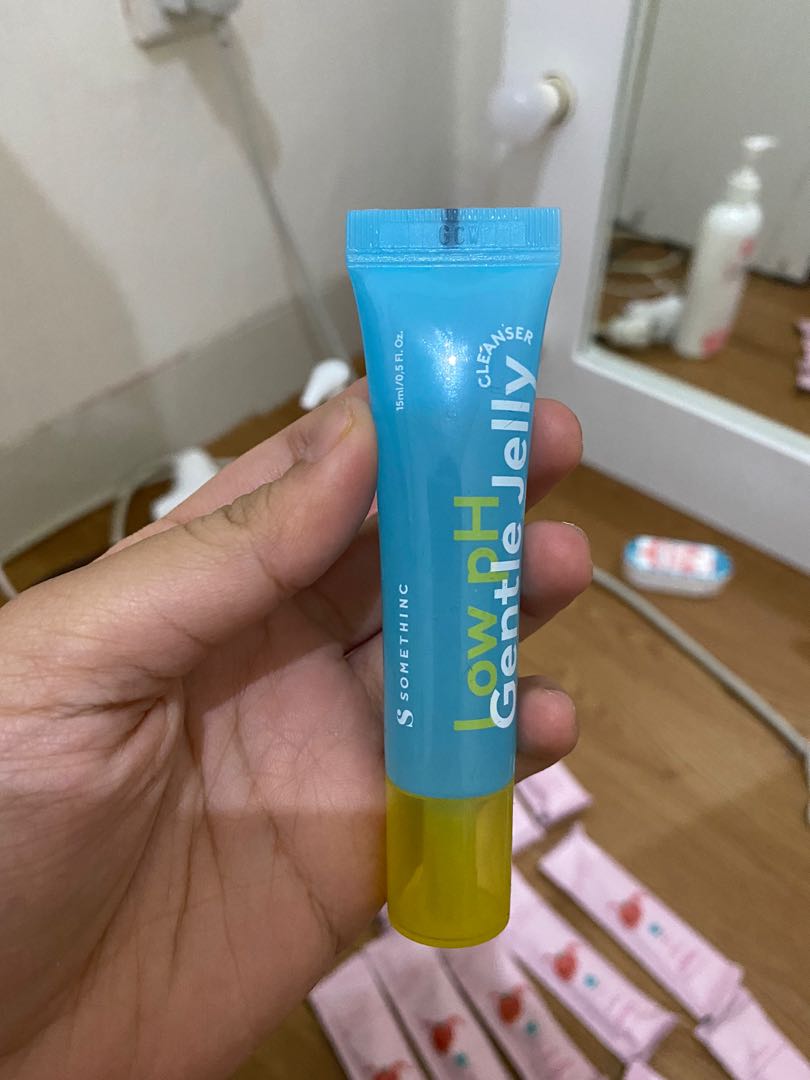 Facial wash somethinc, Kesehatan & Kecantikan, Kulit, Sabun & Tubuh di Carousell