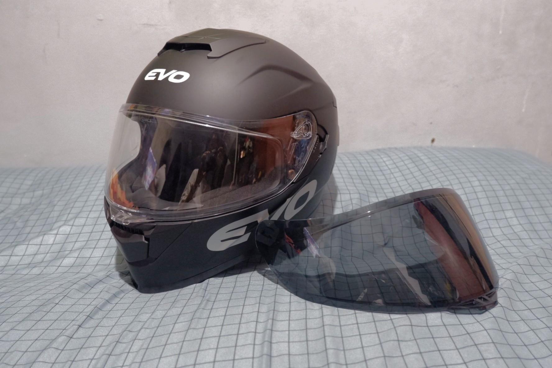 Full Face Helmet Matte Black Evo Gt Pro With Box And Freebies Motorbikes Motorbike Parts Accessories Helmets And Other Riding Gears On Carousell