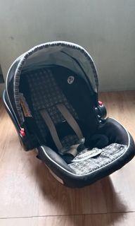 Graco Click and Connect Infant Car seat