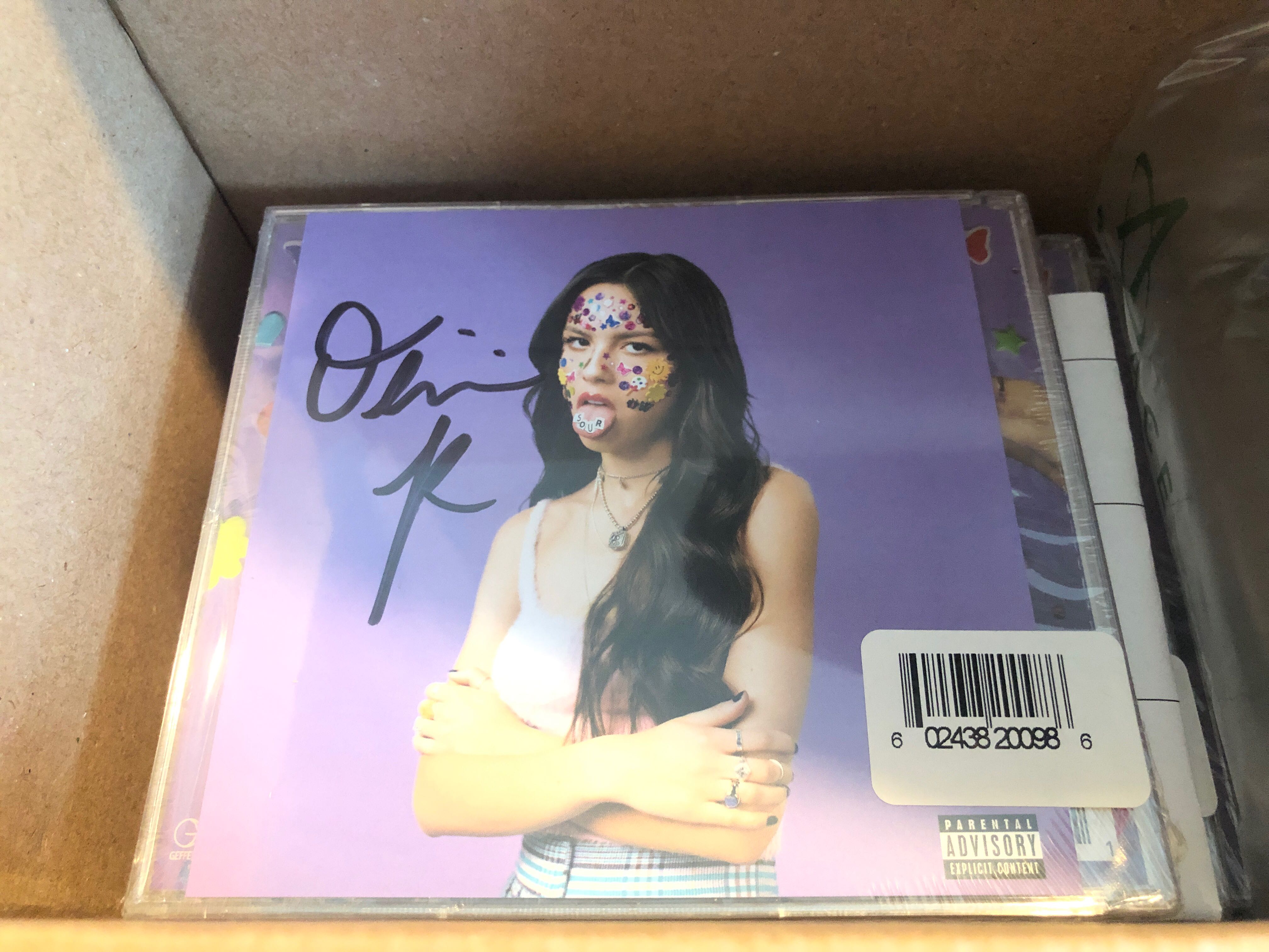 OLIVIA RODRIGO SOUR 直筆サイン 新品 カード OLIVIA RODRIGO SOUR