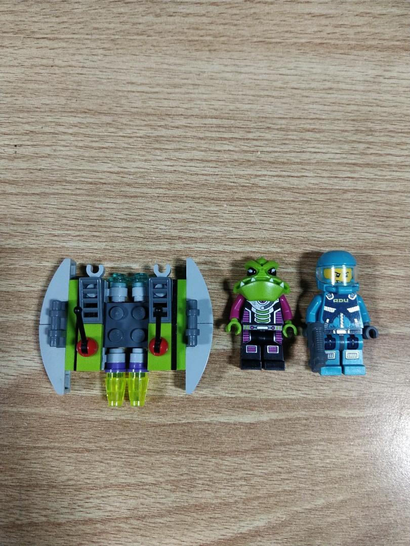 Lego Alien Conquest, Alien Striker (7049), Hobbies & Toys, Toys & Games ...