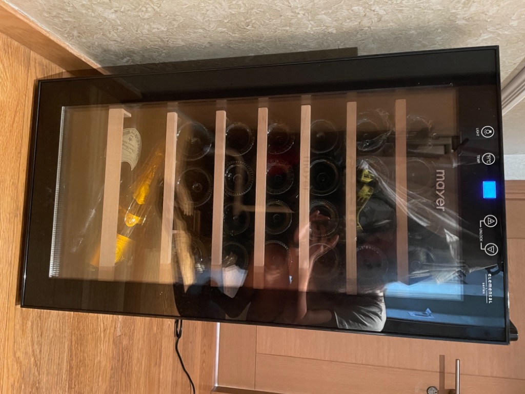 Mayer wine fridge — only few months old, TV & Home Appliances, Kitchen Appliances, Wine Cellar