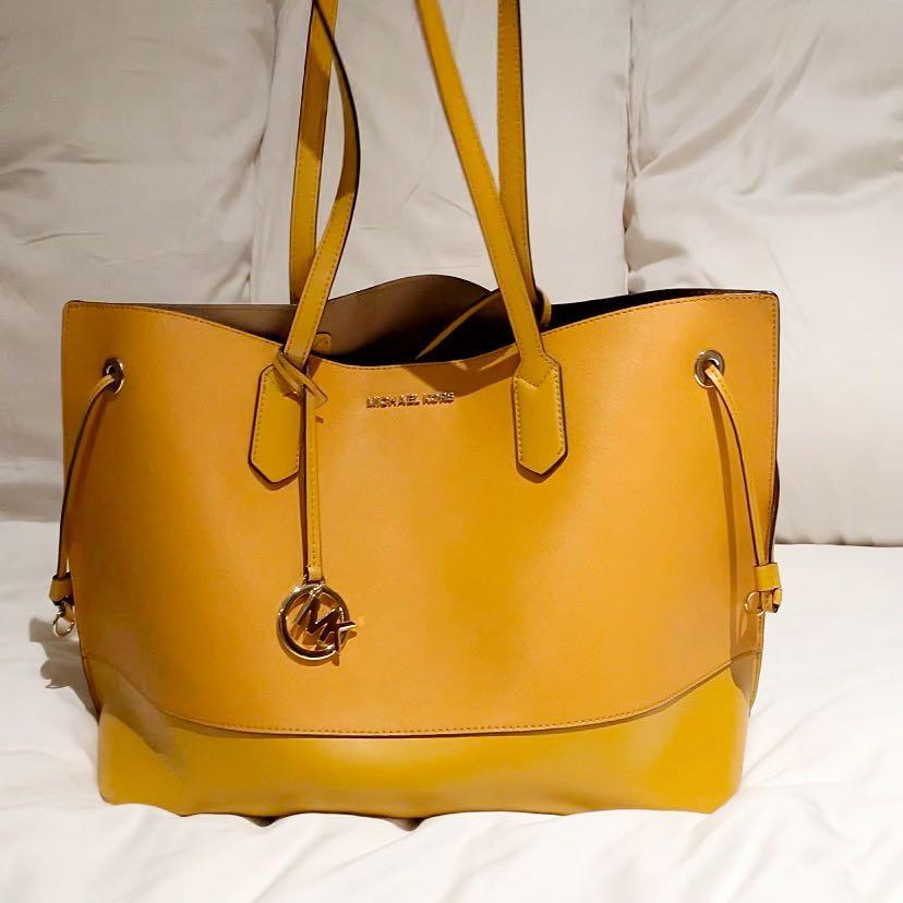 Michael Kors Mustard Yellow Tote, Women's Fashion, Bags & Wallets, Tote  Bags on Carousell