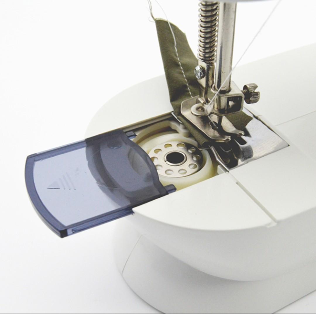 Mini Sewing Machine (include Extend table & Mini light) (Category: Washing Machines and Dryers) located in Johor Bahru. Submitted by simplean (Listing ID 1093645489, Image 3). Description: Mini sewing machine, using AA battery, comes with extend table and mini light..