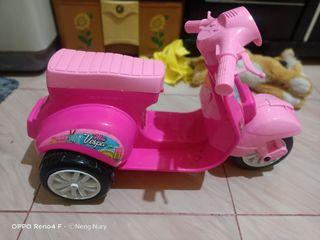 Motor vespa anak