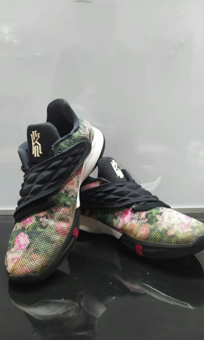Kyrie low floral on feet top