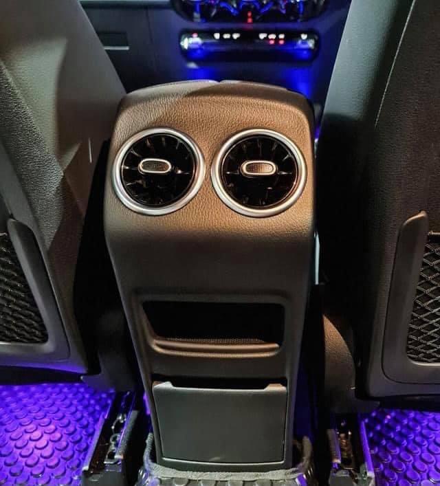 Mercedes a store class rear vents