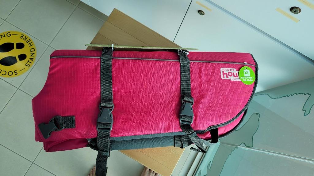 Outward Hound Life Vest (Category: Homes & Other Pet Accessories) located in Singapore. Submitted by davekok (Listing ID 1093569730, Image 3). Description: Available sizes Large = $40 Extra Large = $50 .