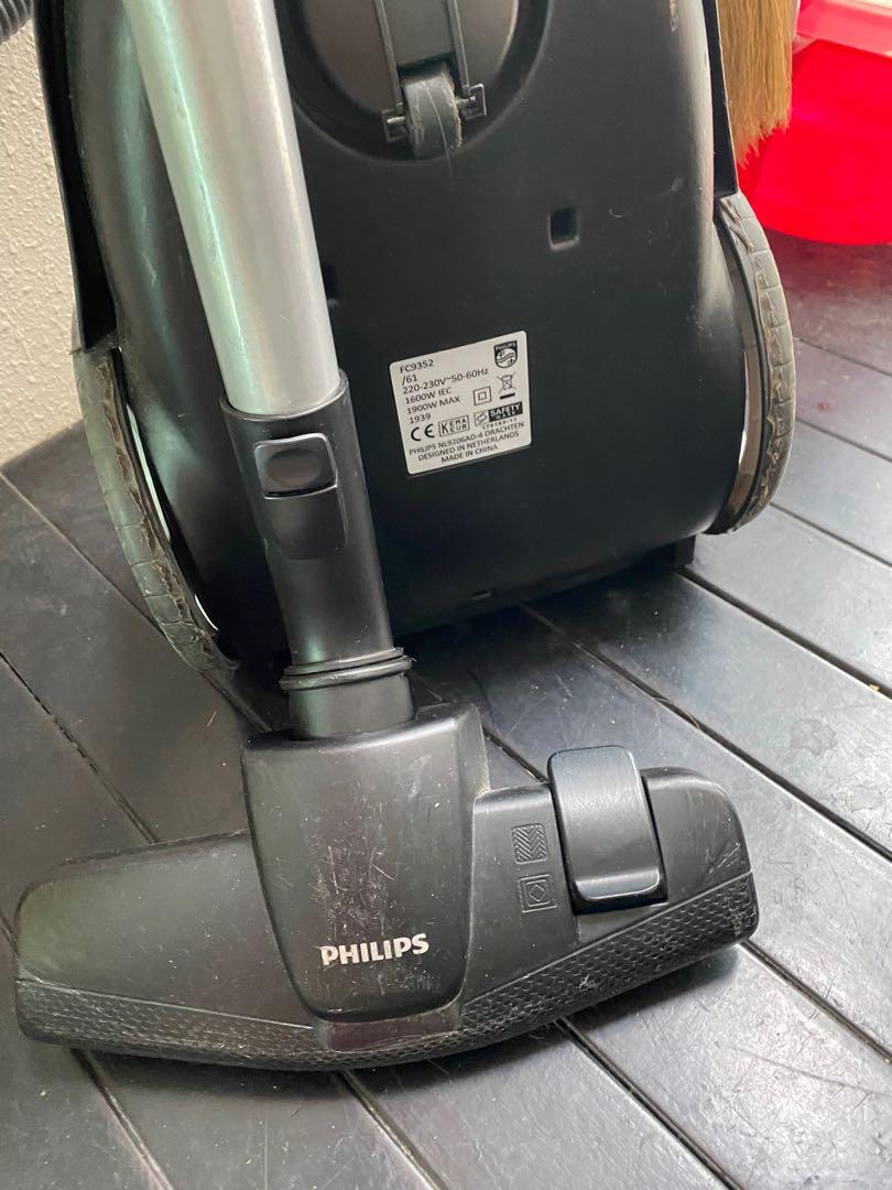 Philips canister vacuum, TV & Home Appliances, Vacuum Cleaner