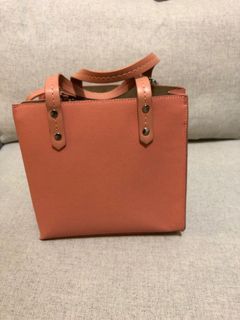 （分類：）位於 。 由 flying_patata 提交（商品編號 1093612952，圖片 1）。簡介： 。