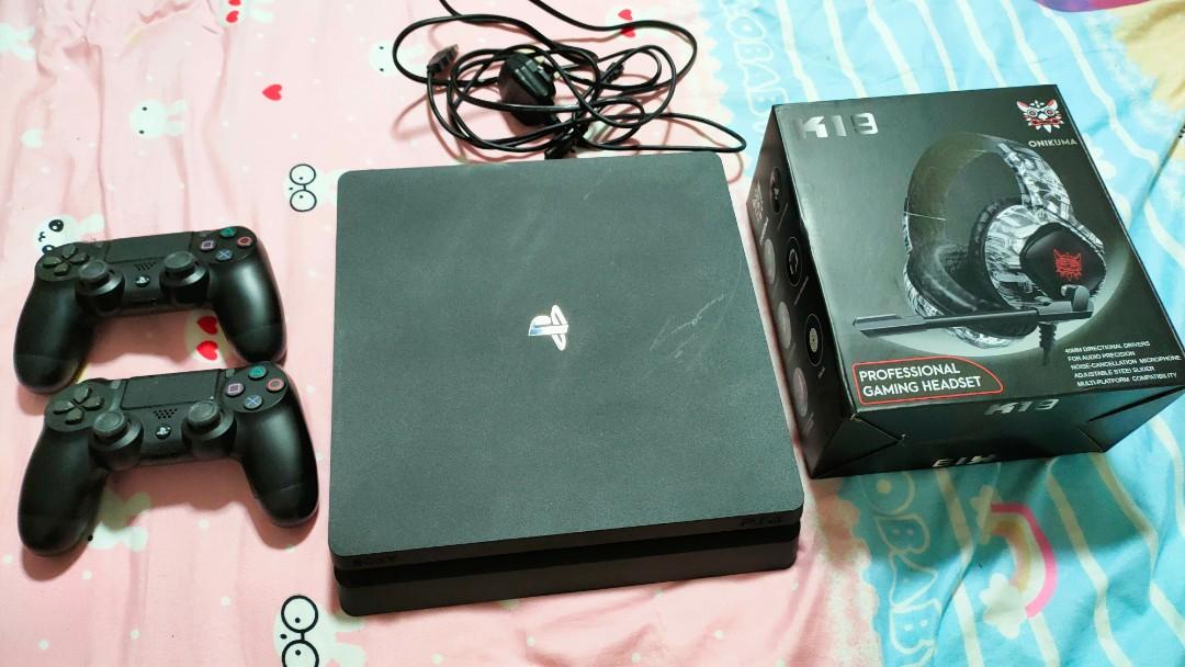 Ps4 Bundle (Category: PlayStation) located in Singapore. Submitted by mdavis22 (Listing ID 1093591096, Image 1). Description: Selling my beloved PS4. No time to use. Lets deal. Let me know how much you want. Thanks alot.