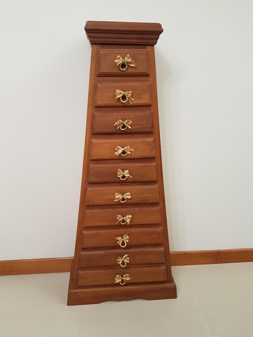 PYRAMID CHEST OF DRAWERS