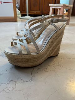 (Category: ) located in . Submitted by ms.america (Listing ID 1093570912, Image 1). Description: .