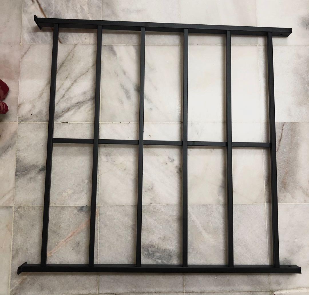 Single bed frame up to 150 kg black, Furniture & Home Living, Furniture