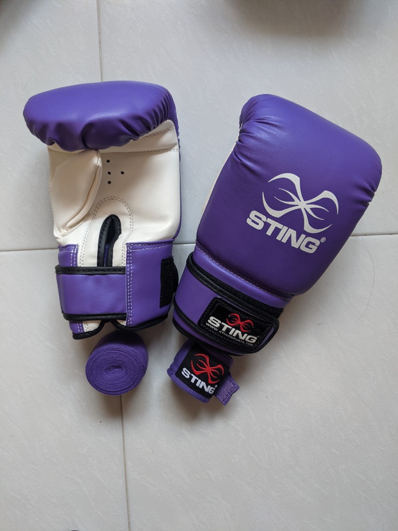 Sting Boxing Gloves and Hand Wraps set [BRAND NEW], Sports Equipment