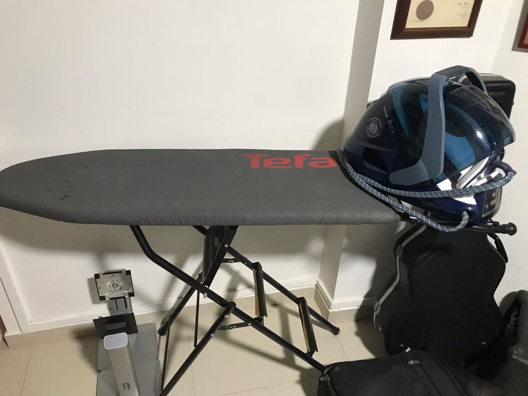 Tefal iron and stand, TV & Home Appliances, Irons & Steamers on Carousell