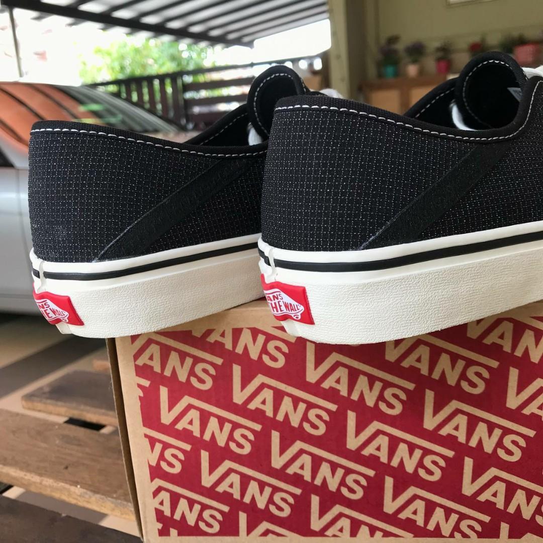 vans hurt the back of my ankle