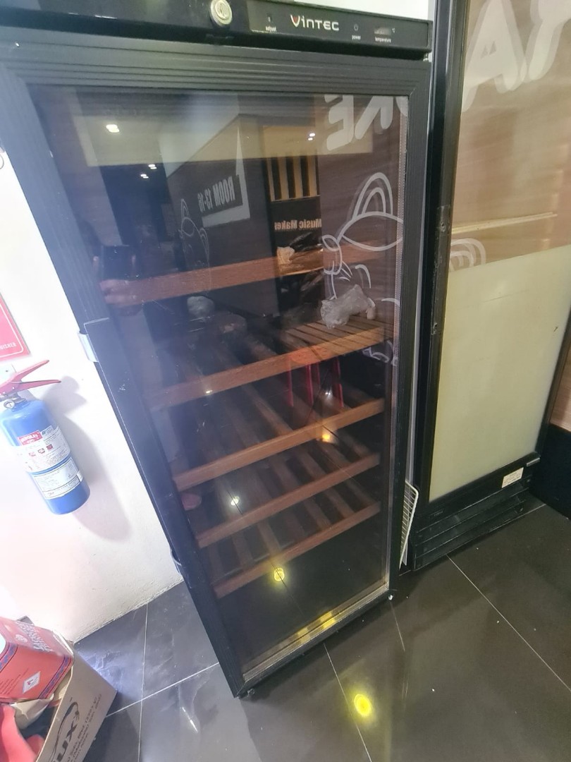 Vintec 120 Bottle Wine Chiller Fridge, TV & Home Appliances, Kitchen Appliances, Wine Cellar