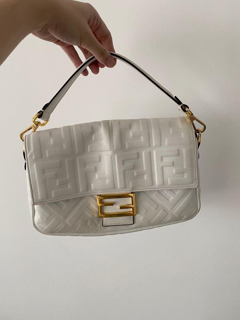 Fendi baguette white outlet
