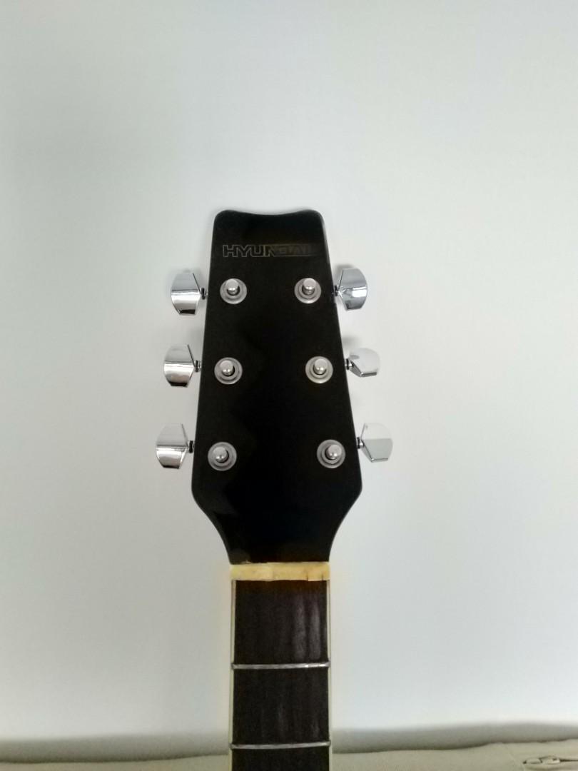 Acoustic Hyundai Guitar, Hobbies & Toys, Music & Media, Musical