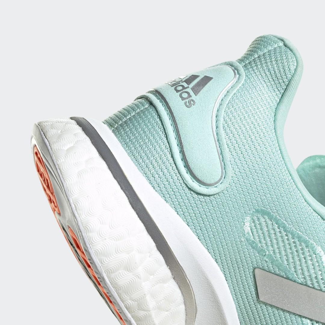 Adidas running sepatu supernova wanita fv6025, Fesyen Wanita, Sepatu di  Carousell