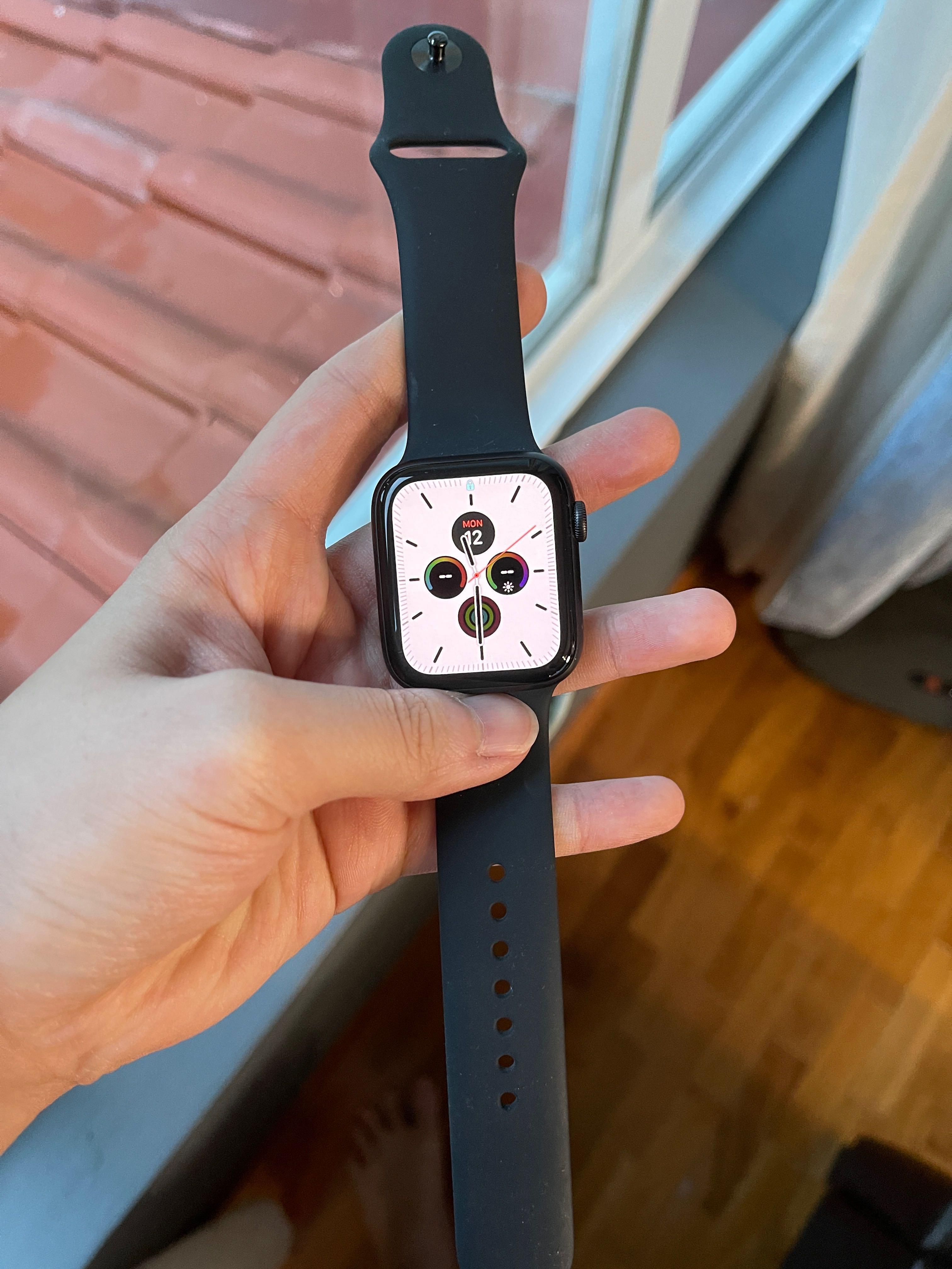 Apple watch sales for sale gumtree