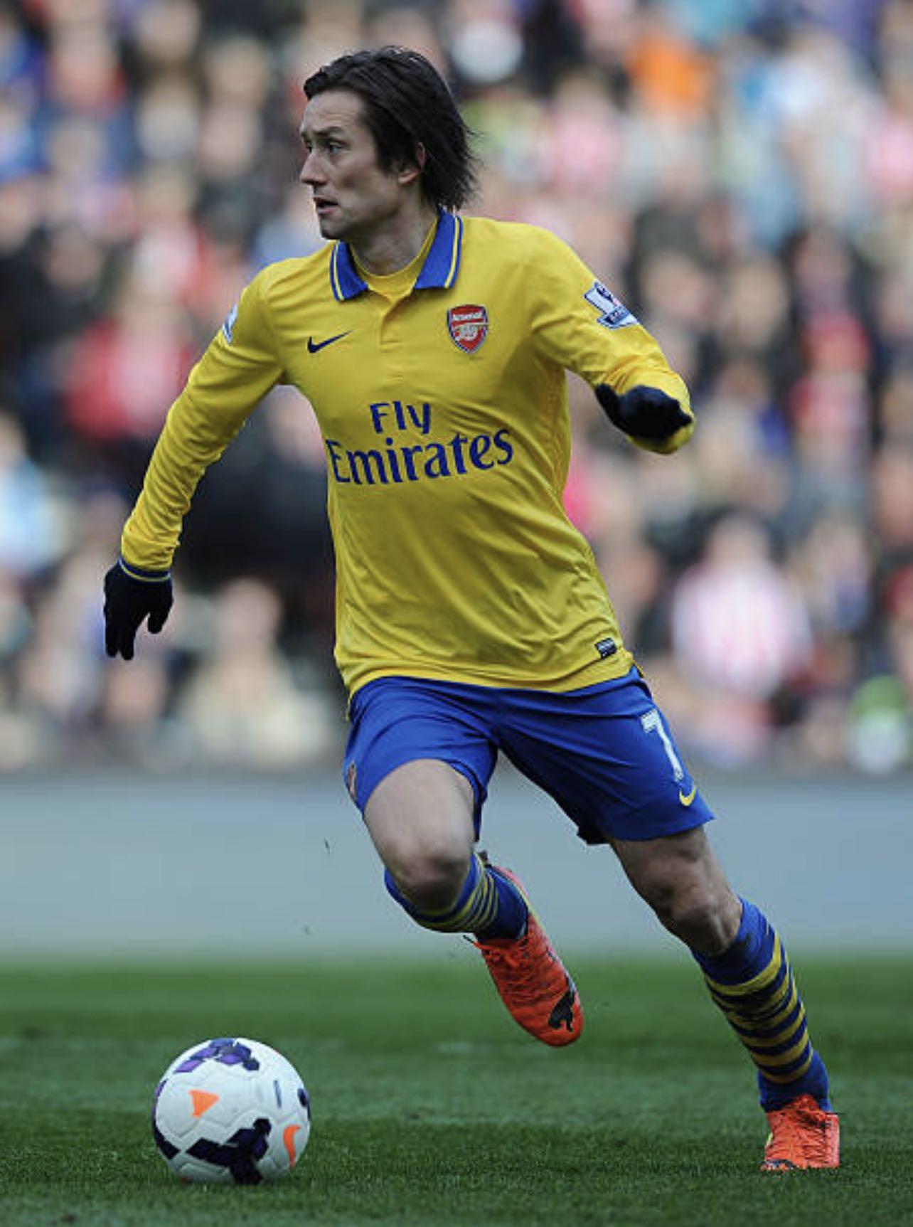 Arsenal 13/14 Away kit, Men's Fashion, Activewear on Carousell