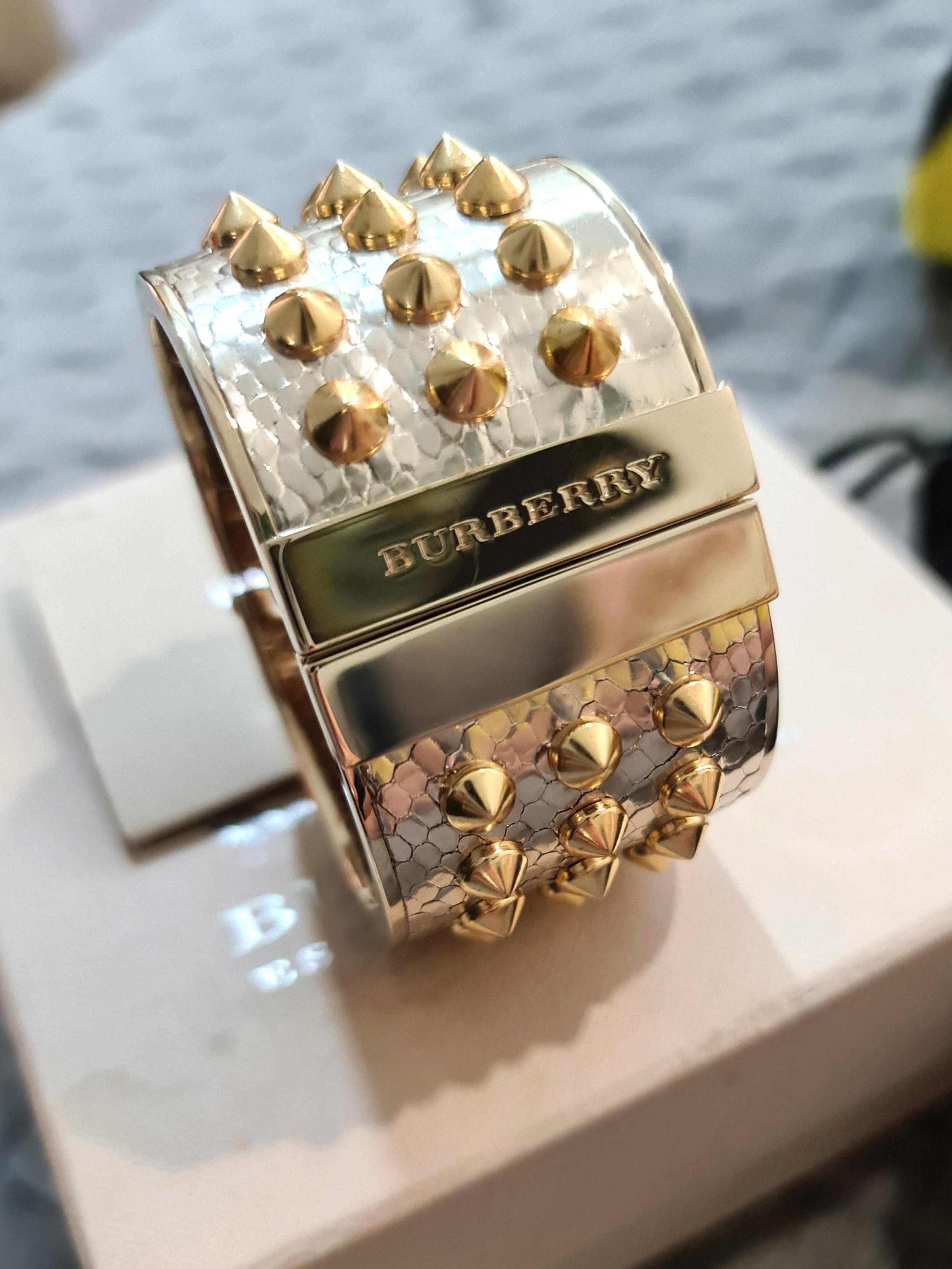 🤎NEW! Burberry Bangle set in Gold Plate🤎 | Bangle set, Charm bracelet  watch, Acrylic bracelet