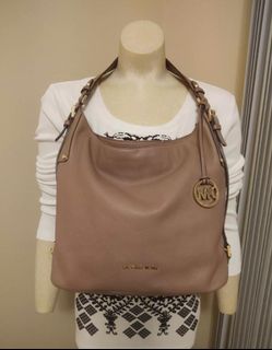 (Category: ) located in . Submitted by shahida7 (Listing ID 1093806907, Image 1). Description: .