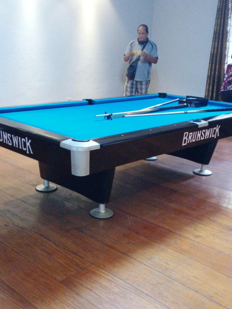 Billiards table for sale Brunswick brand made in korea, Sports