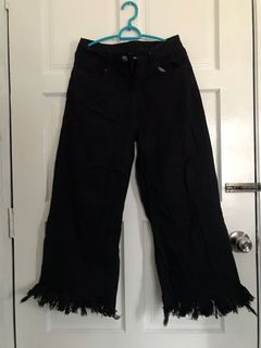 (Category: ) located in . Submitted by ecah.wardrobe (Listing ID 1093738096, Image 1). Description: .