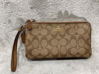 Coach 2021 SS Medium Corner Zip Wallet In Signature Canvas (C0082, 6390)