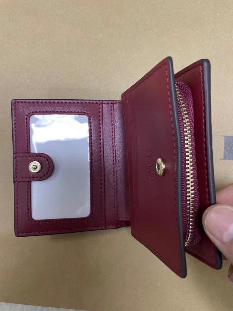 Coach women card holder wallet valentine collection, Women's Fashion, Bags  & Wallets, Purses & Pouches on Carousell