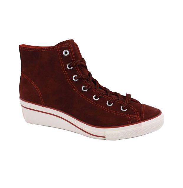 converse wedge trainer
